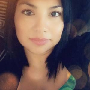 Meet your Posher, Yaneth